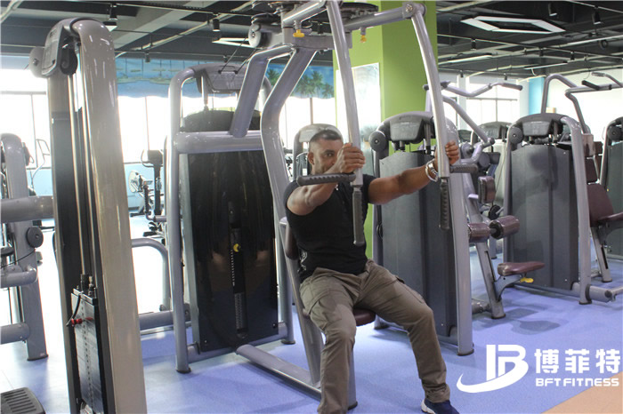 直臂夹胸抖奶黄色短视频APP