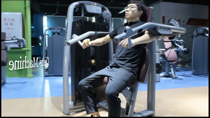 坐姿推肩抖奶黄色短视频APP